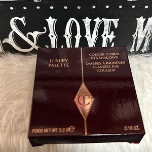 Charlotte Tilbury, the vintage vamp eye palette.  Great combination of colors